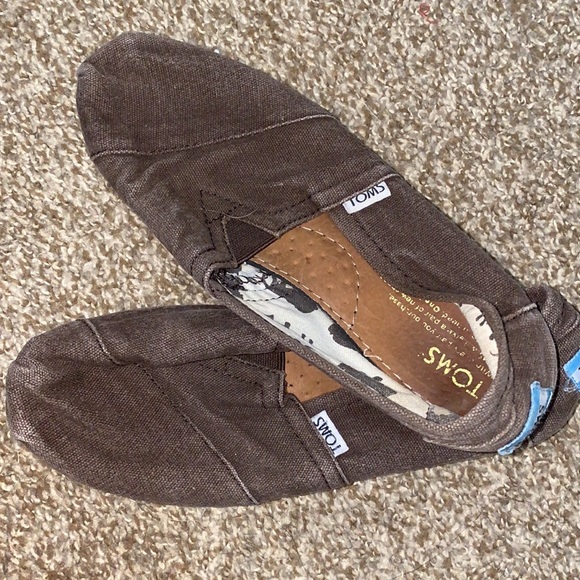 TOMS - Picture 3 of 3